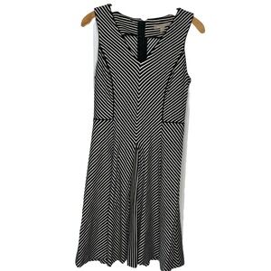 Banana Republic Dress 8 Black White Stripes Zip‎ Back Sleeveless Career Classic